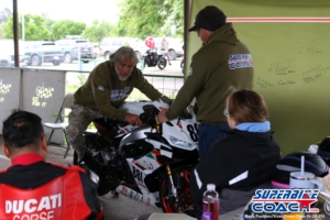 superbike-coach_body position_knee down_General Pics_50